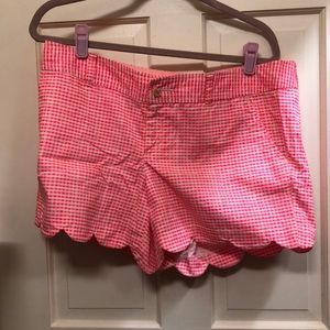 Perfect scallop shorts